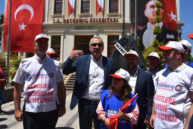 Bayramiç'te belediyenin işten çıkardığı 57 işçi eylem yaptı