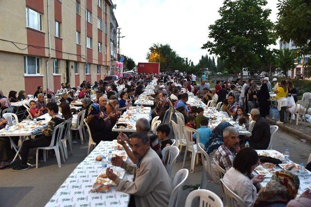 İftar bereketi Tepebaşı’nda sürüyor