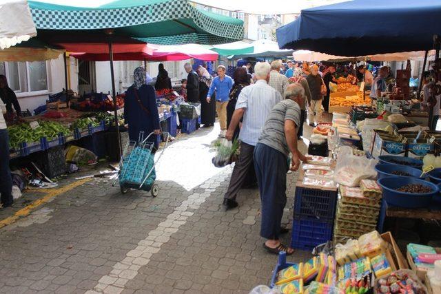 Pazarda ’bayram’ hareketliliği