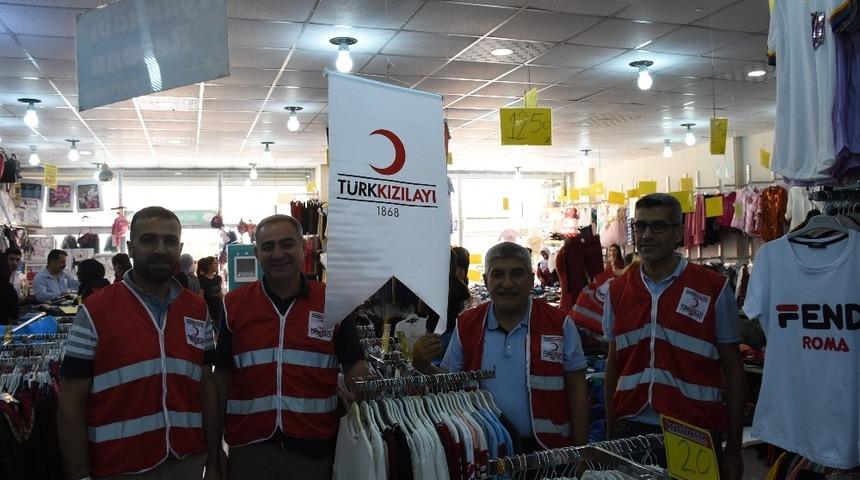 Kızılay’dan 200 yetim çocuğu bayramlık hediyesi