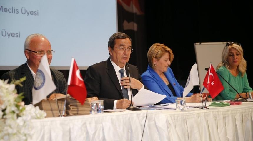 Batur, yeniden Kıyı Ege’nin Başkanı