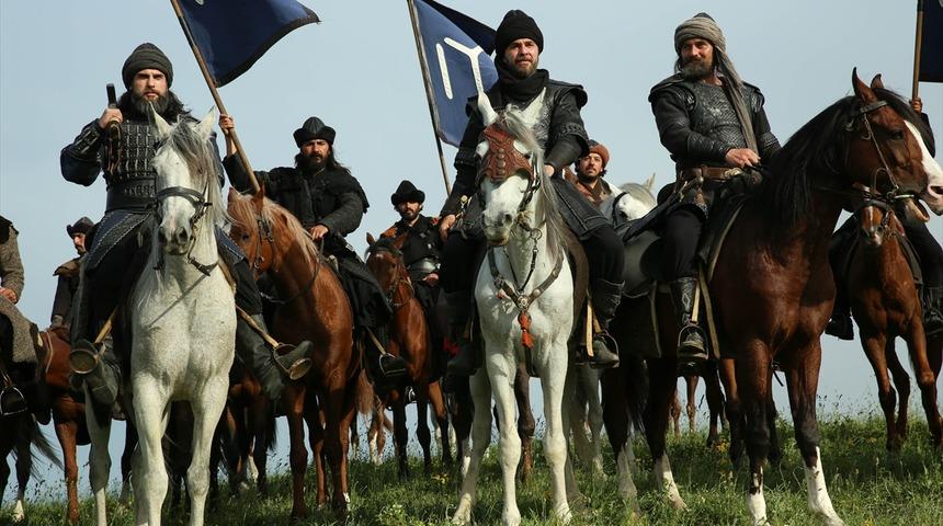 Engin Altan Düzyatan'dan Diriliş Ertuğrul dizisine veda mesajı! 