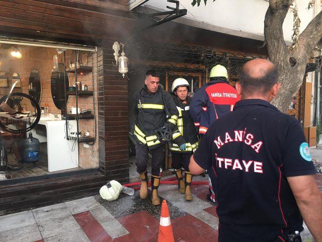 Televizyon tamir dükkanında yangın çıktı