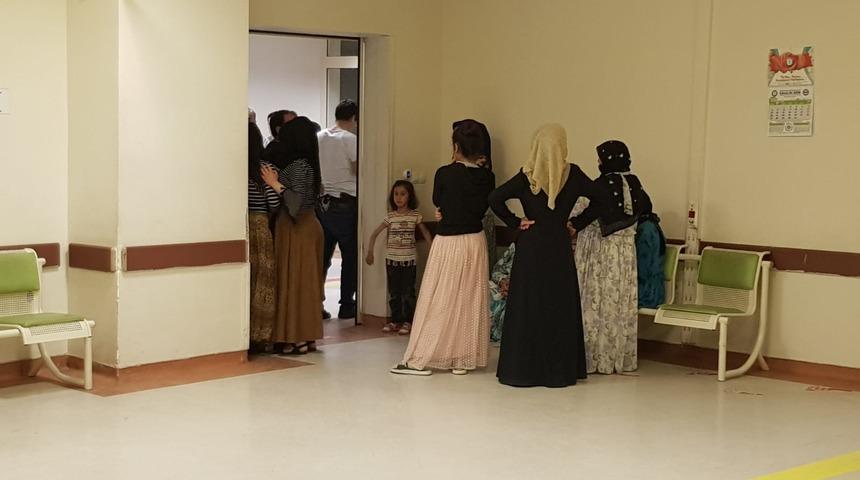 7 yaşındaki spastik engelli &ccedil;ocuk, kardeşini balkonda attı iddiası