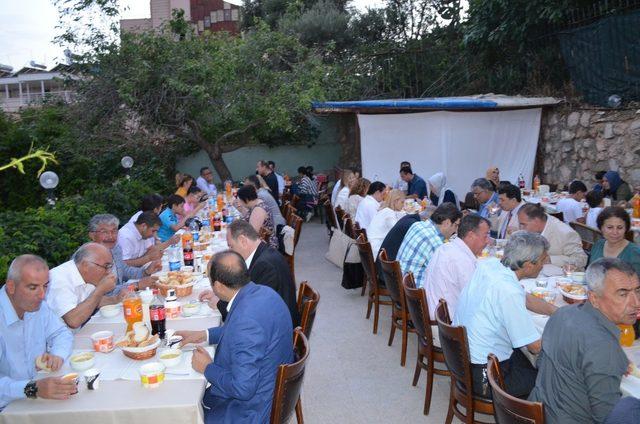 Didim Yozgatlılar Derneği ihtiyaç sahipleriyle iftarda buluştu