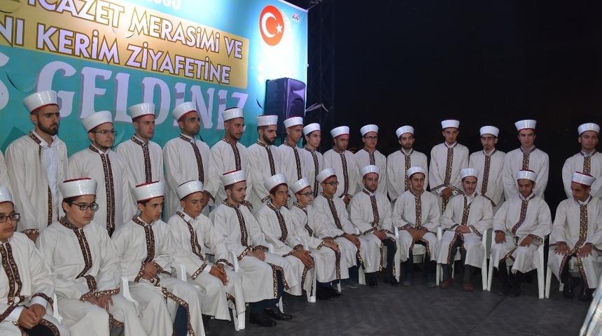 Kahta&rsquo;da 42 hafız i&ccedil;in icazet merasimi d&uuml;zenlendi