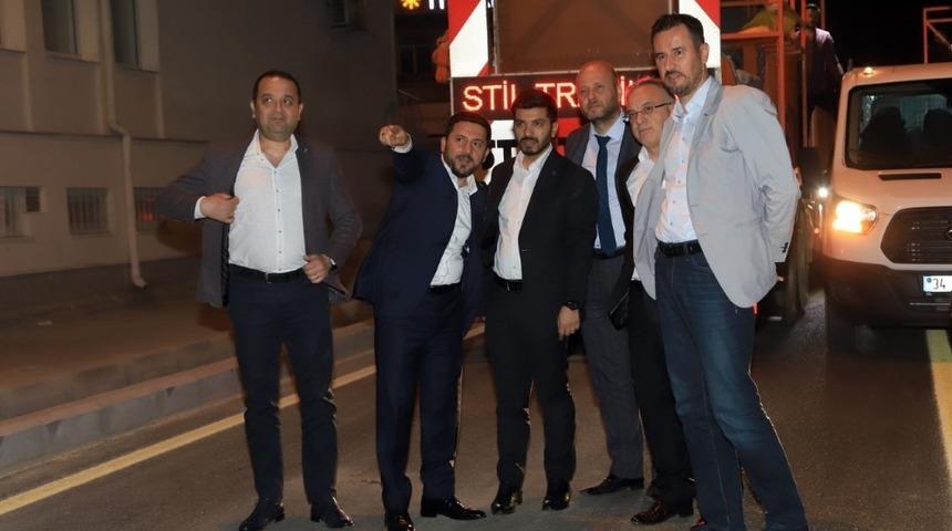 Başkan Arı, gece Lale Caddesinde y&uuml;r&uuml;t&uuml;len &ccedil;alışmaları denetledi