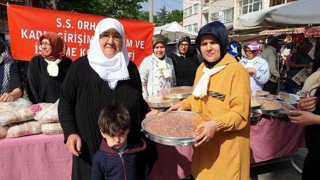 (Özel) Bursa’da kadınların ürettiği yöresel gıdalar kapış kapış satıldı