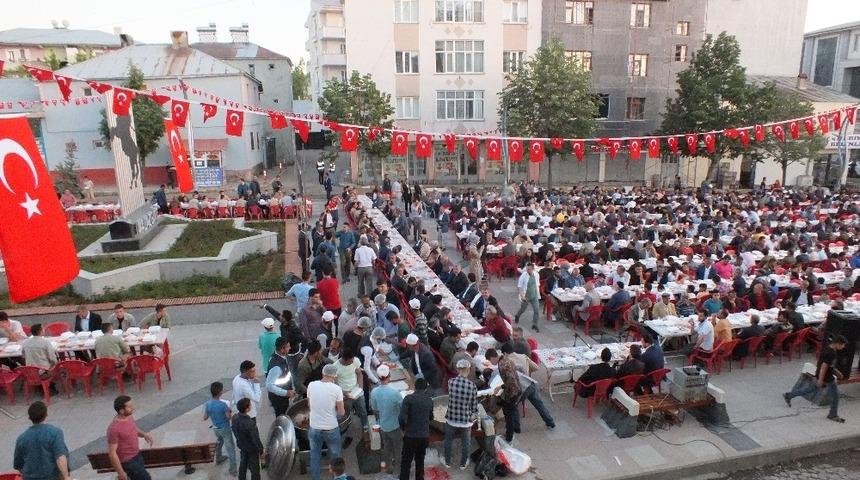 Malazgirt&rsquo;te &lsquo;kardeşlik&rsquo; iftarı