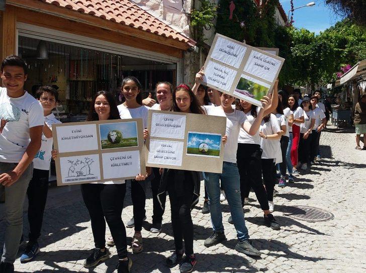 Çeşmeli öğrenciler çevreye örnek oldular G1