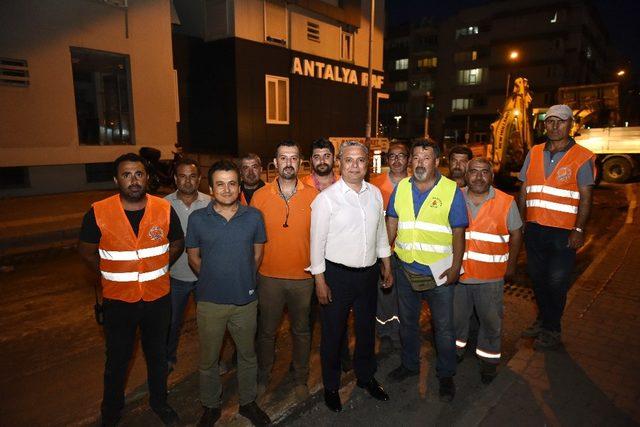 Sokullu Caddesi’ne gece yarısı asfalt yeniliği