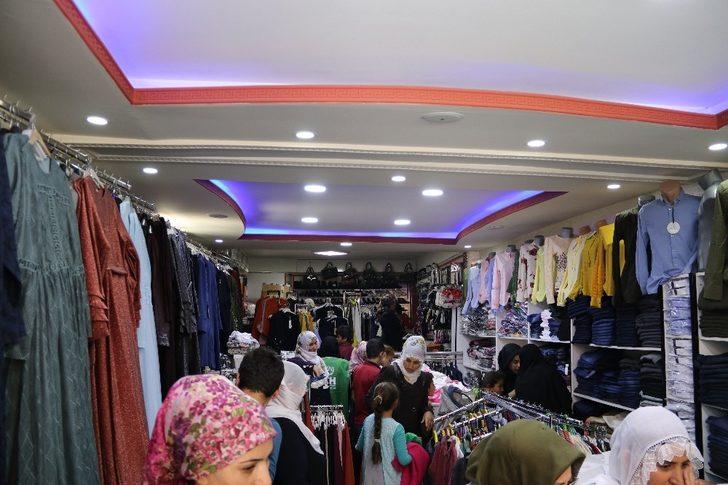 Hizan’da 120 yetim çocuk giydirildi G3