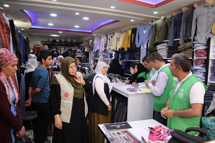 Hizan’da 120 yetim çocuk giydirildi G4