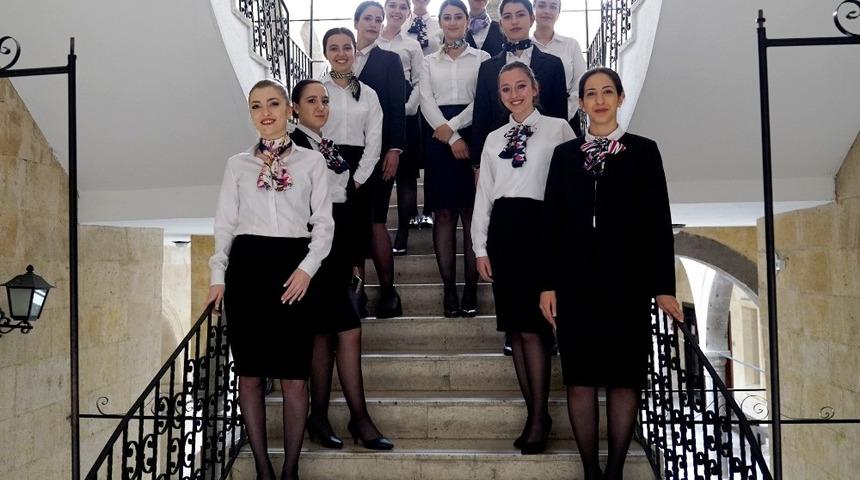 Gen&ccedil;lerin g&ouml;zde mesleği kabin memurluğu