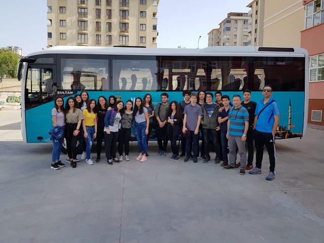 Ümraniye'li 50 öğrenci her gün tarihi ve turistik mekanları geziyor