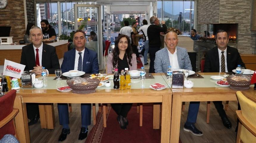 T&Uuml;RSAB, acentelerle bir araya geldi