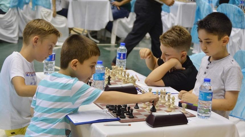 Aliağa &lsquo;Geleneksel Kyme Satran&ccedil; Turnuvası&rsquo;na hazırlanıyor