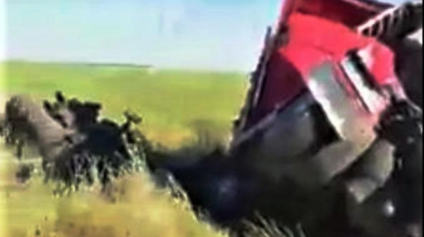 Tır ile trakt&ouml;r &ccedil;arpıştı: 2 yaralı