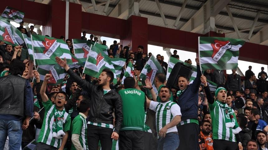 Kars 36 Spor taraftarlarından destek &ccedil;ağrısı
