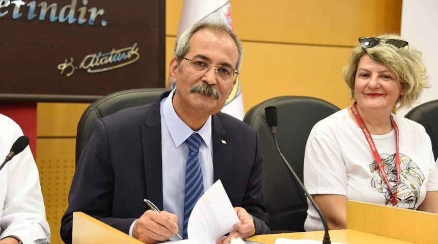 Tarsus Belediyesi&rsquo;nde memurların &ccedil;ifte bayram sevinci