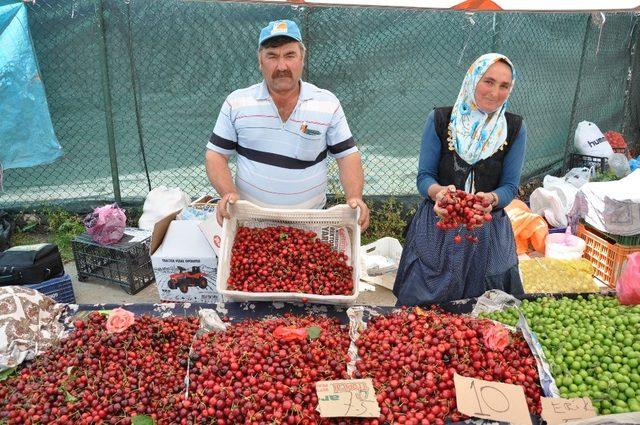 Yerli kiraz tezgahlardaki yerini aldı