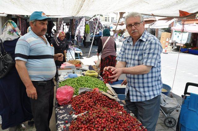 Yerli kiraz tezgahlardaki yerini aldı