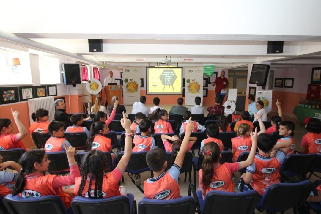 Hacılar Tema, Arılara Dikkat &Ccedil;ekti