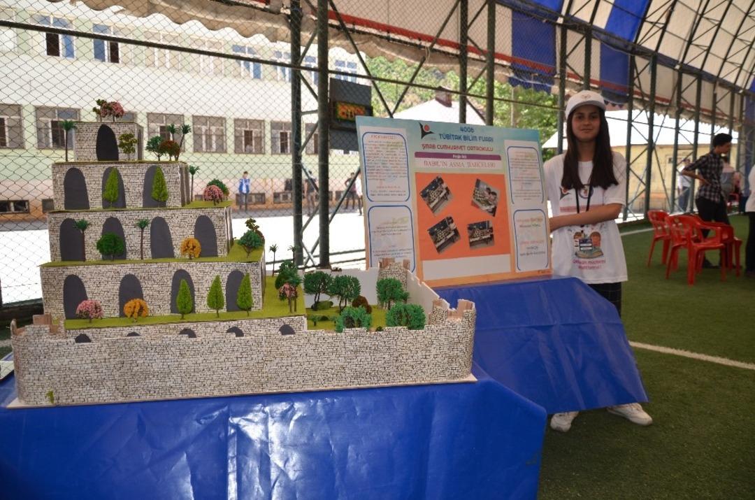 Beyt&uuml;şşebap&rsquo;ta &ouml;ğrencilerin 4006 T&Uuml;BİTAK Bilim Fuarı&rsquo;na yoğun ilgi