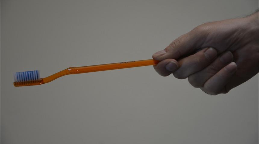 Kaynananın geline fırlattığı diş fırçası "silah" sayıldı