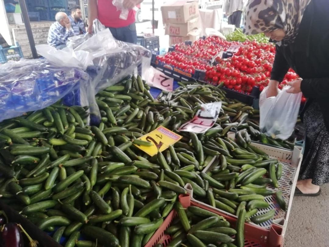 Pazarda Sebze Fiyatları D&uuml;ş&uuml;şe Ge&ccedil;ti