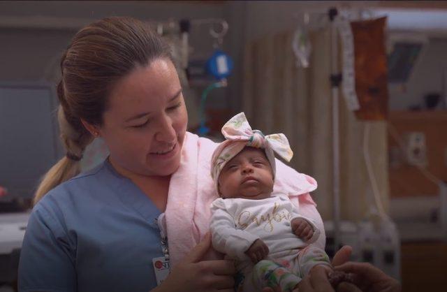 Dünyanın en küçük bebeği yaşam mücadelesini kazandı