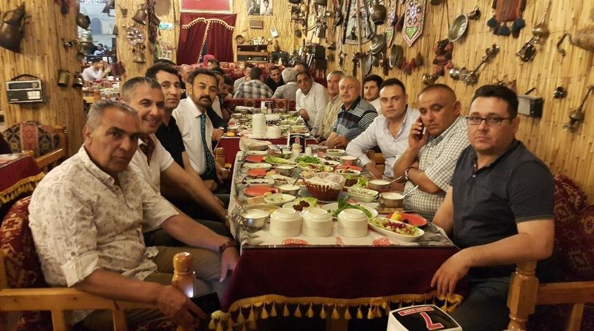 Eskişehir&rsquo;de yaşayan &Ccedil;eltikliler iftar sofrasında buluştular
