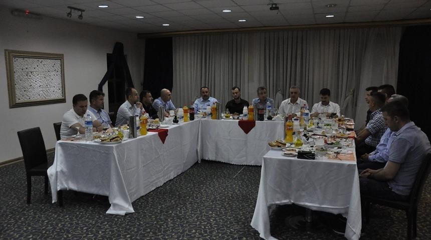 Tayinleri &ccedil;ıkan komutanlara iftar yemeği