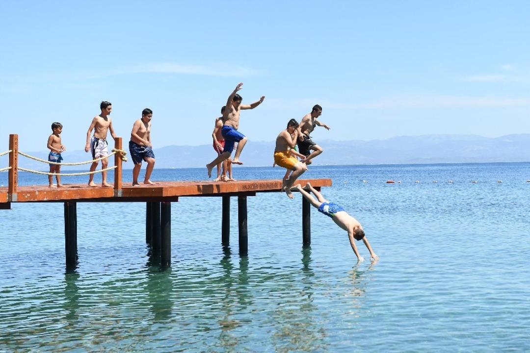 B&uuml;y&uuml;kşehir 91 km kıyı şeridini temizliyor