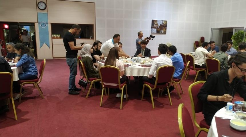 T&Ouml;MER &ouml;ğrencileri iftar yemeğinde bir araya geldi