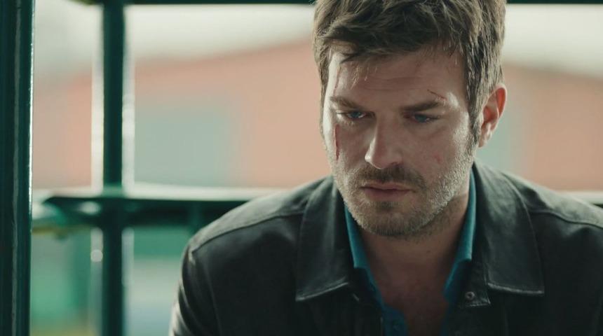 Çarpışma'ya veda eden Kıvanç Tatlıtuğ'un paylaşımına beğeni yağdı