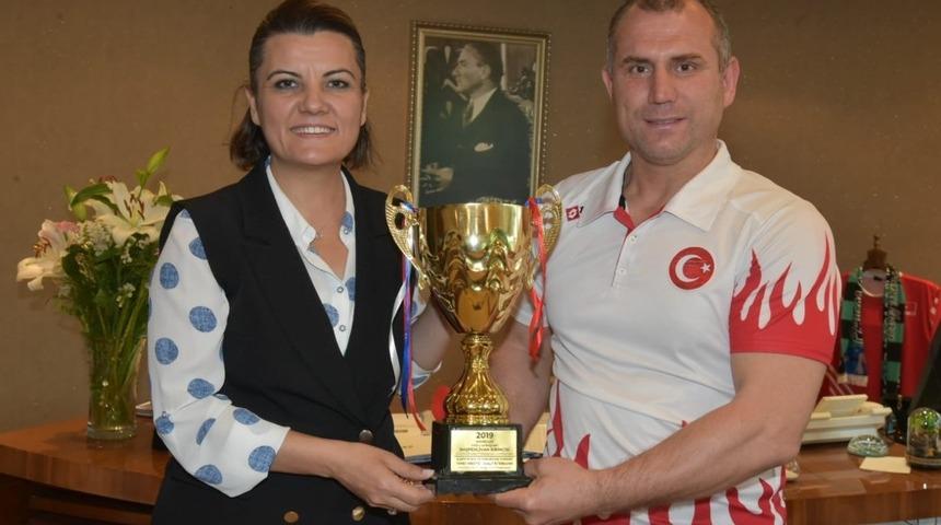 Balkan Şenliklerinin G&uuml;reş Şampiyonu, İzmitli sporcu oldu