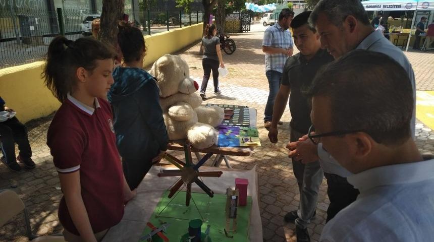 Biga’da Etwinning projeleri kapsamında öğrencilerin yaptığı çalışmalar sergilendi