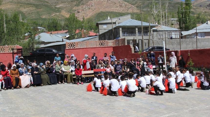 Başkale&rsquo;de okuma bayramı