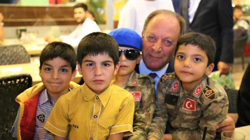 Başkan Opruk&ccedil;u&rsquo;dan &ccedil;ocuk evlerine ziyaret