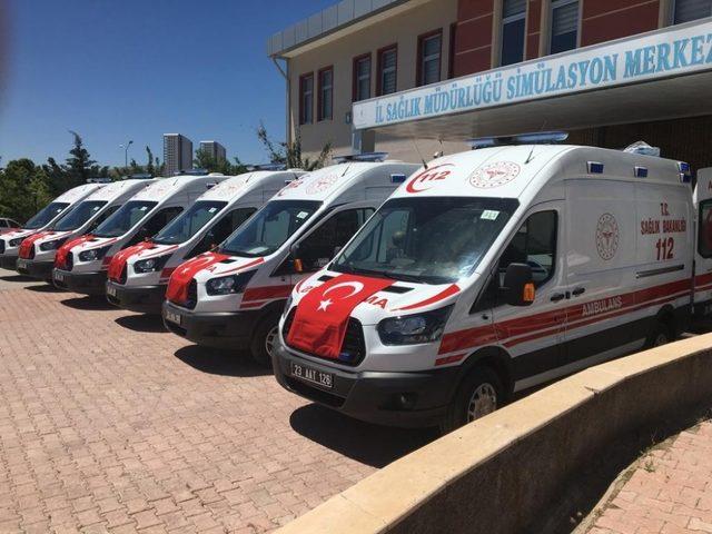 Elazığ’da yeni 6 ambulans hizmete girdi