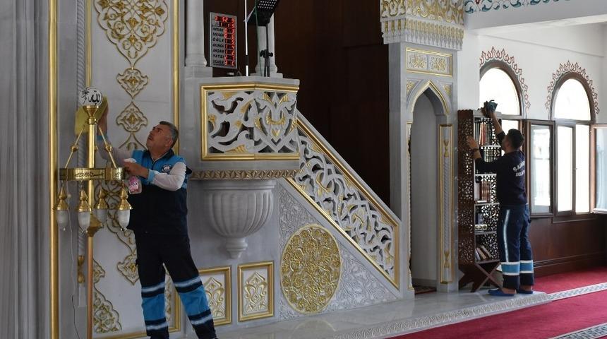 Şahinbey&rsquo;de camiler bayrama hazırlanıyor