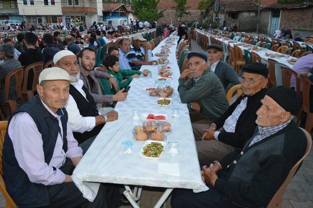 Düvencililer birlik ve kardeşlik iftarda buluştu