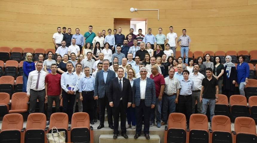 Akhisar&rsquo;da iş&ccedil;ilerden sonra memurun da y&uuml;z&uuml; g&uuml;ld&uuml;