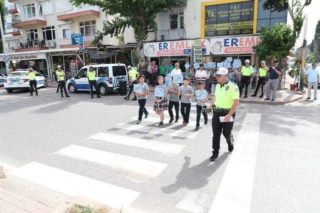 Döşemealtında sürücülere yaya bilinci verildi