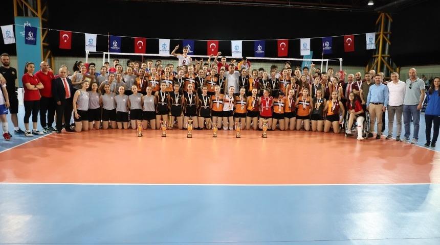 Voleybol K&uuml;&ccedil;&uuml;k Erkekler ve Kızlar T&uuml;rkiye Şampiyonası sona erdi