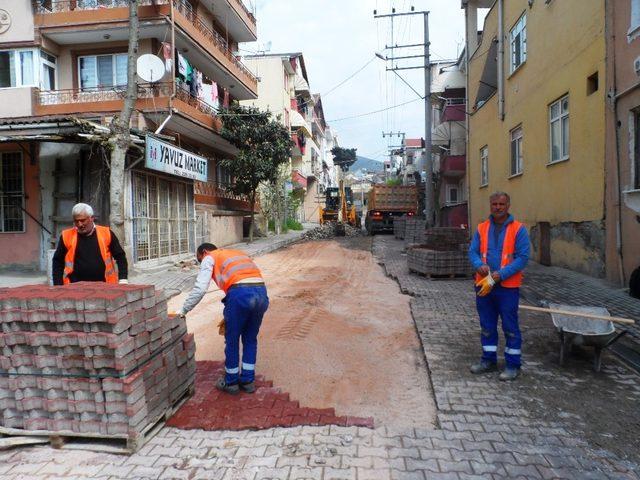 İzmit’in dört bir yanında çalışmalar sürüyor