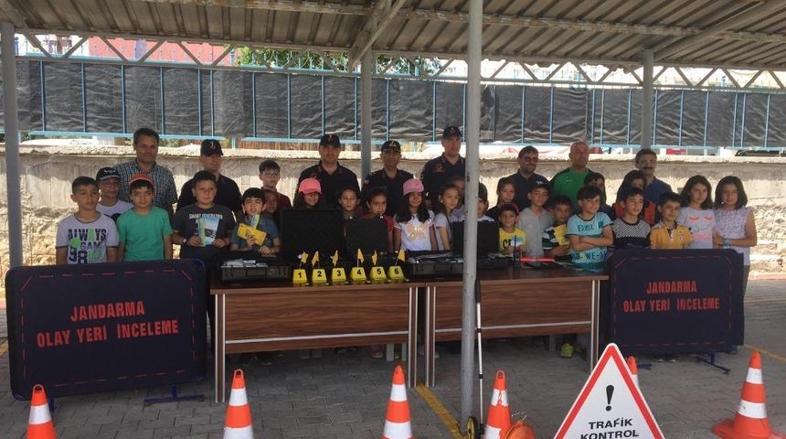 Jandarmadan &ouml;ğrencilere trafik eğitimi