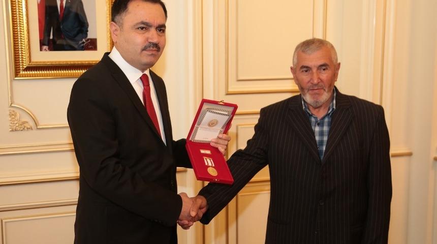 Kıbrıs Gazilerine Madalya Beratı Verildi