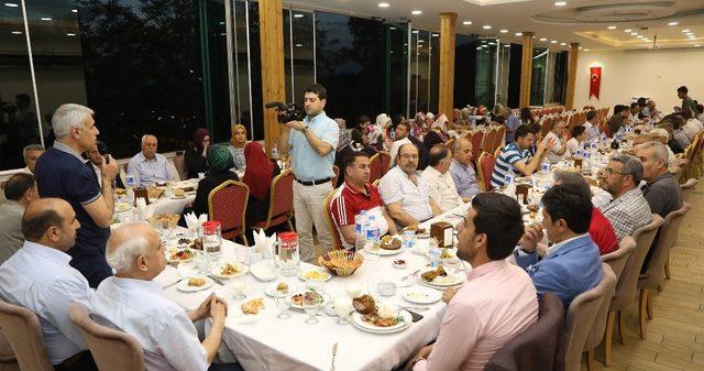 Başkan Güder partililerle iftarda bir araya geldi